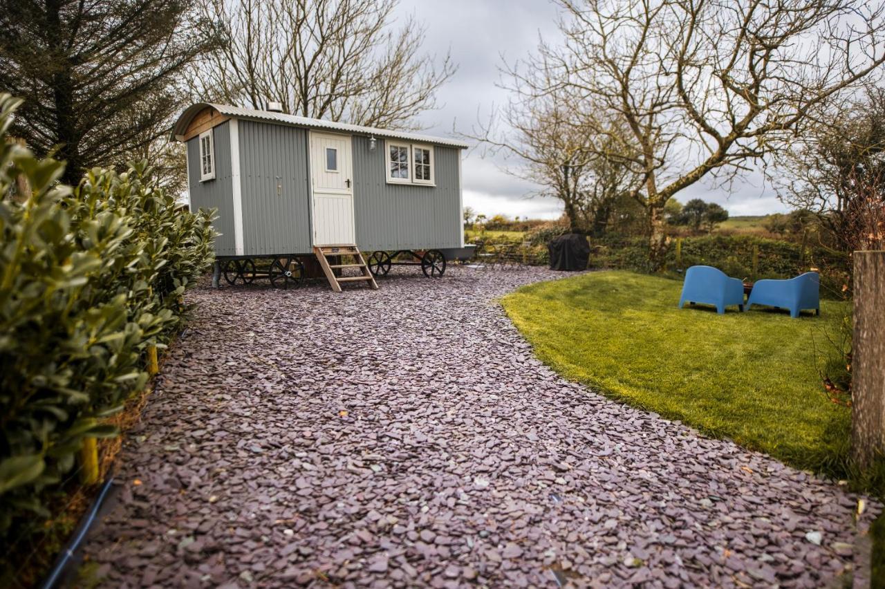 Luxury Shepherd'S Hut On Flower Farm With Outdoor Bath In Mid Cornwall トルーロー エクステリア 写真